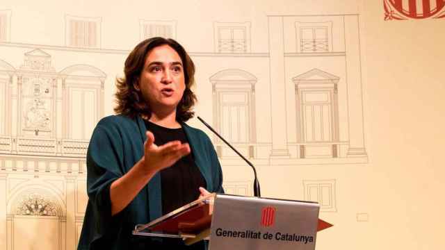 Ada Colau, alcaldesa de Barcelona, en una comparecencia en el Parlamento catalán / EFE
