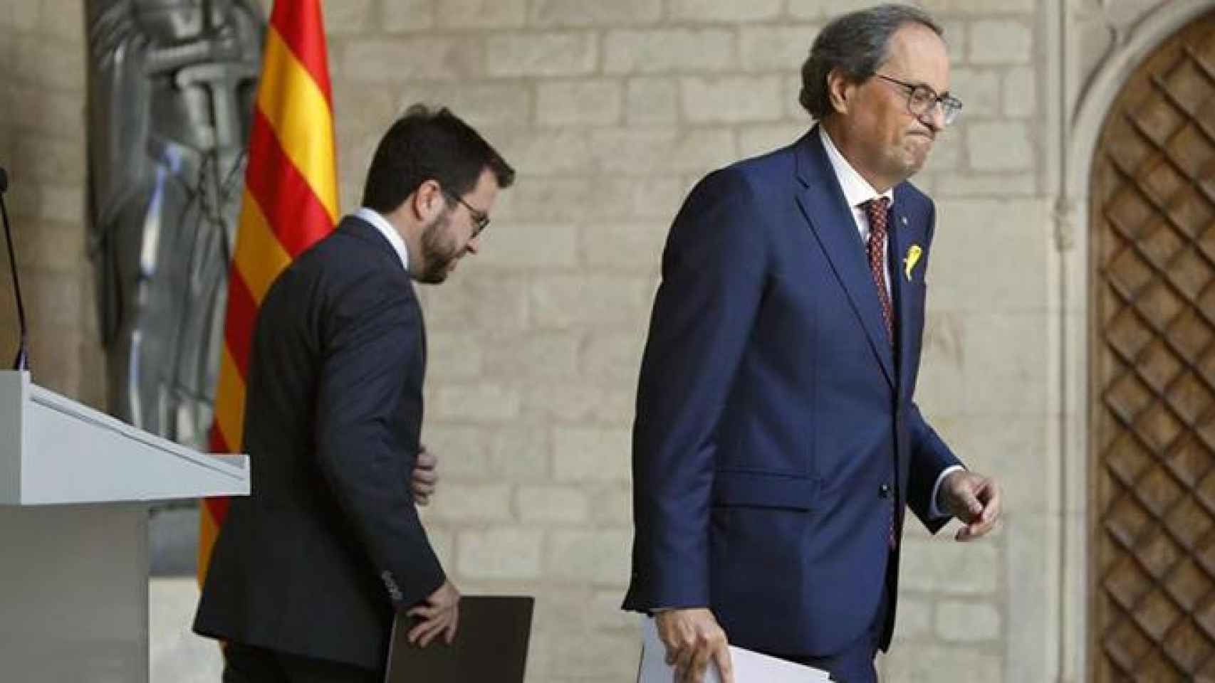 El presidente Quim Torra (d) y el vicepresidente del 'Govern', Pere Aragonès (i) tras la reunión celebrada para escenificar el fin de las hostilidades 'indepes' por el voto delegado / EFE