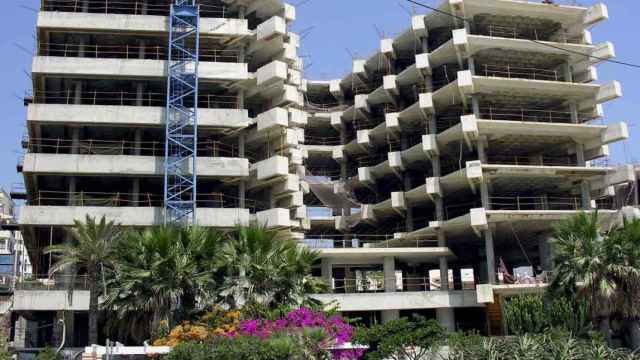 Un edificio de viviendas en construcción, en una imagen de archivo / EFE