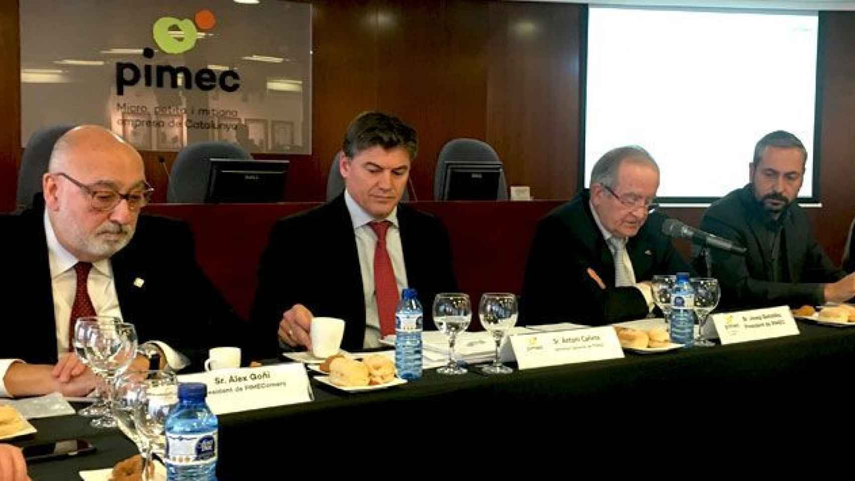 Josep González (2d), presidente de Pimec con el resto de la dirección de la patronal / CG