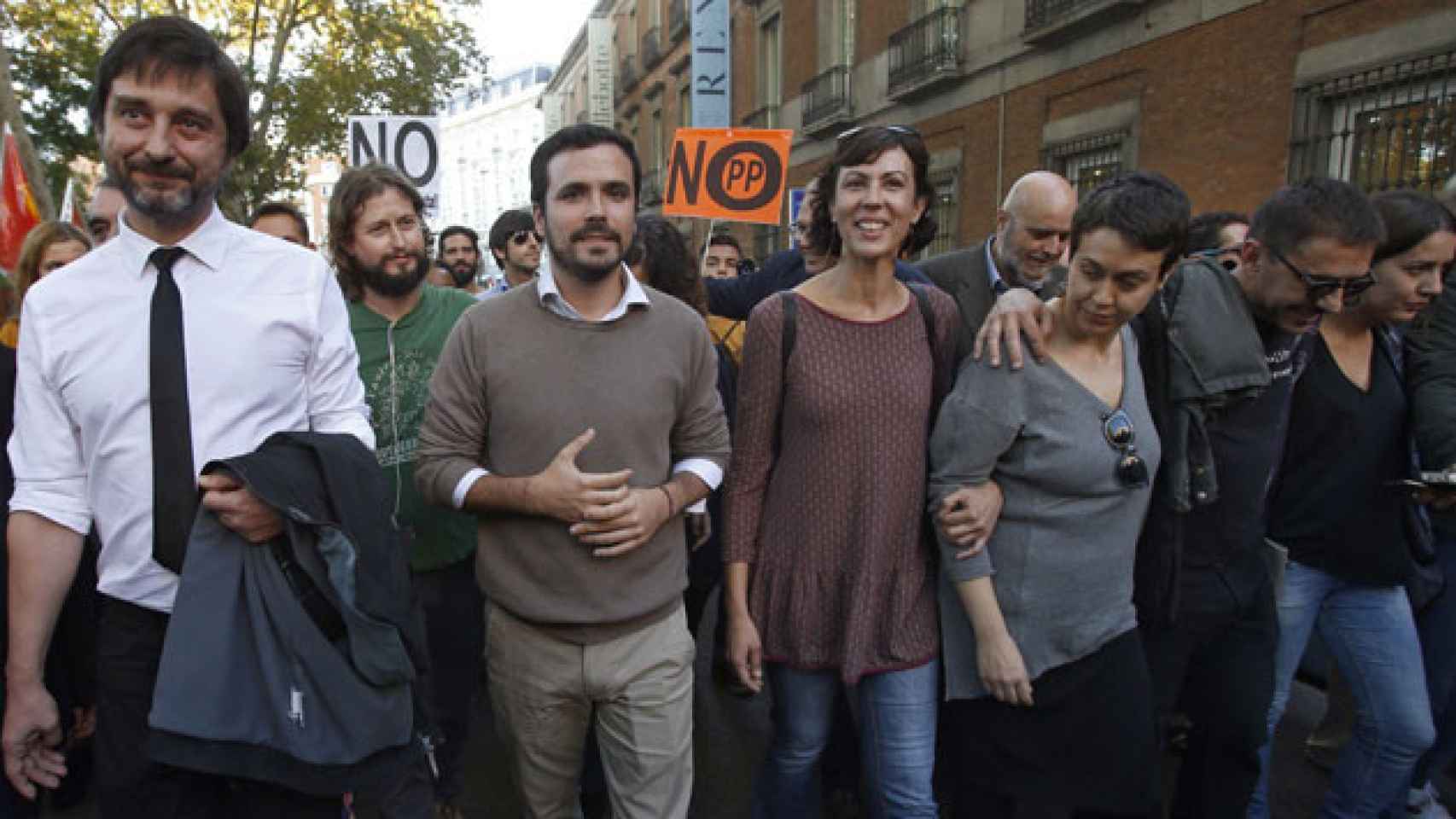 Rafa Mayoral, de Podemos, y Alberto Garzón, de IU, en la manifestación del sábado / EFE