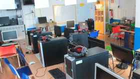 Un aula de informática de la escuela Llevantí de Mar de Calonge, que sufre dos robos en pocas semanas / LLEVANTÍ DE MAR
