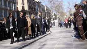 Mireia, hermana de una víctima del 17A, inaugura el memorial del atentado junto a la alcaldesa de Barcelona, Ada Colau / EFE