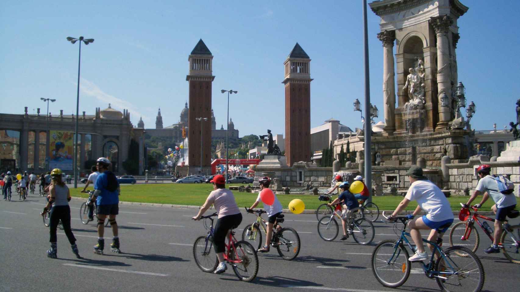 Bicicletas en la zona de Plaza España en Barcelona