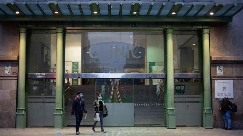 Puerta principal del Hospital Clínic
