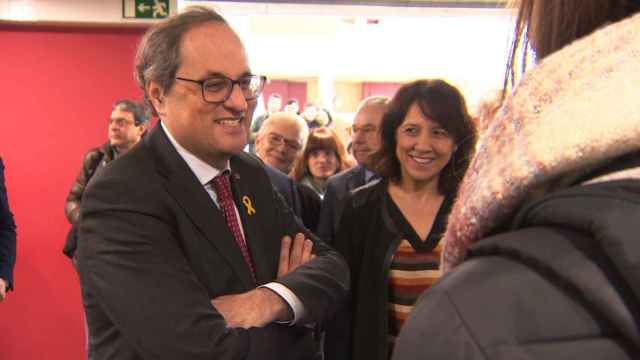 El expresidente de la Generalitat, Quim Torra, con la exalcaldesa de Vic, Anna Erra, ahora presidenta del Parlament