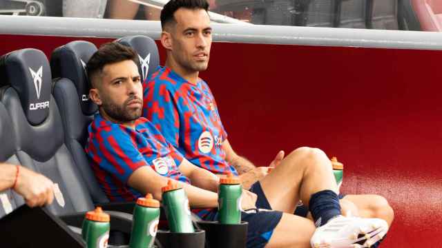 Sergio Busquets y Jordi Alba en el banquillo durante un Barça-Elche