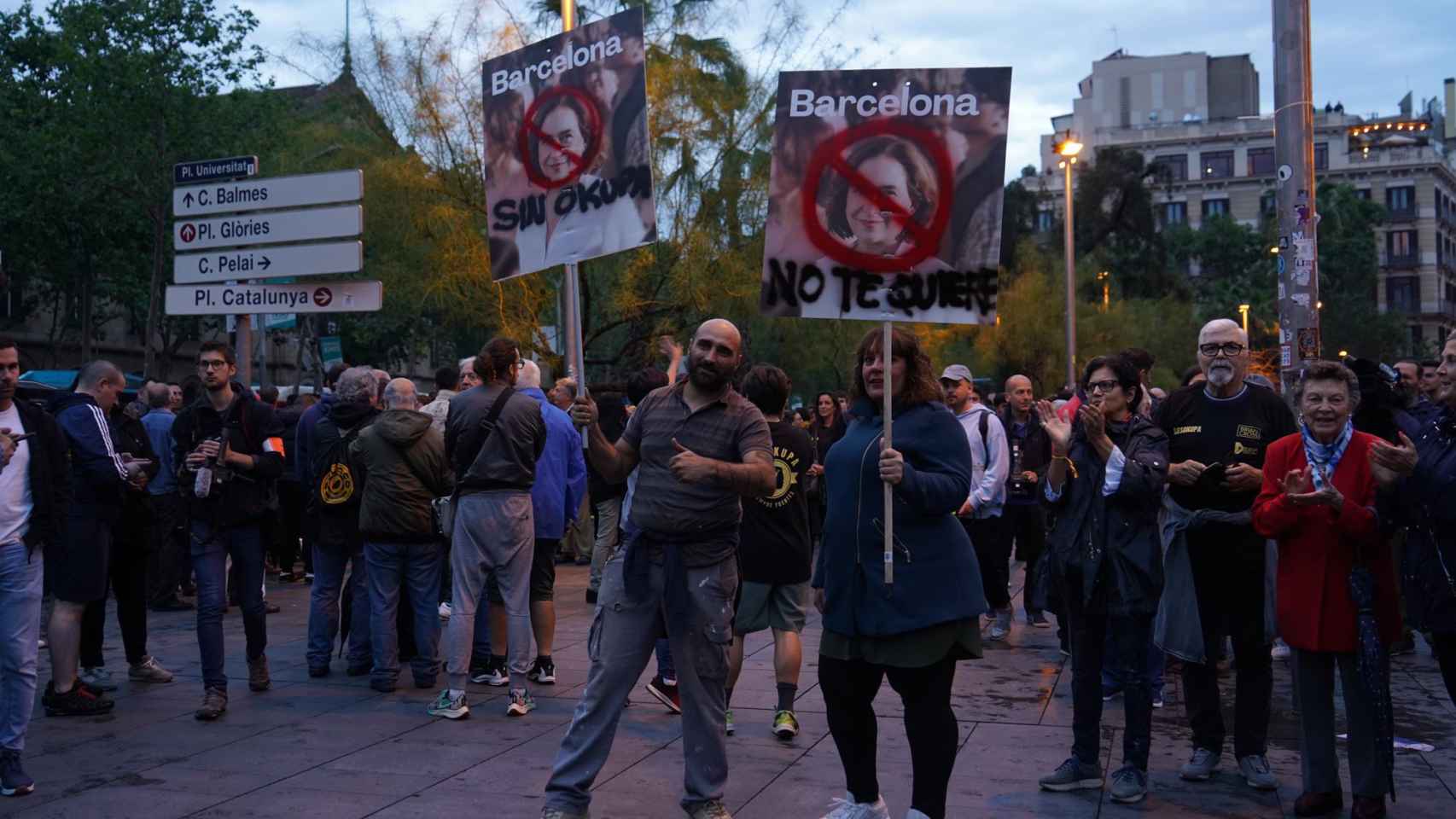 Manifestación Desokupa por la Gran Via de Barcelona