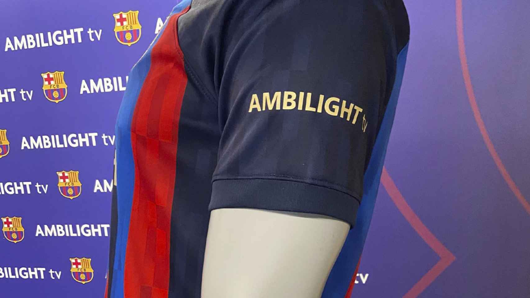 Así luce Ambilight TV en la manga de la camiseta del Barça