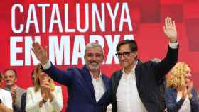 El candidato del PSC a la alcaldía de Barcelona, Jaume Collboni (i), y el Primer secretario del partido, Salvador Illa