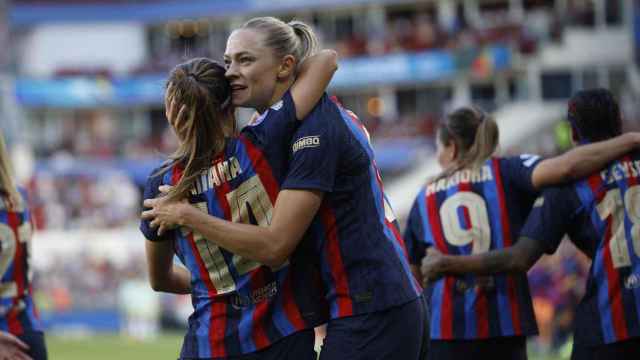 Rolfo, felicitada por Aitana tras marcar el tercer gol del Barça
