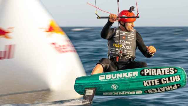 Un aficionado al 'kitesurf'