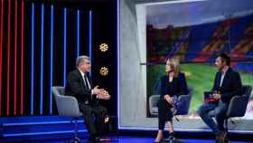 Joan Laporta, siendo entrevistado por trabajadores de Barça TV / FCB