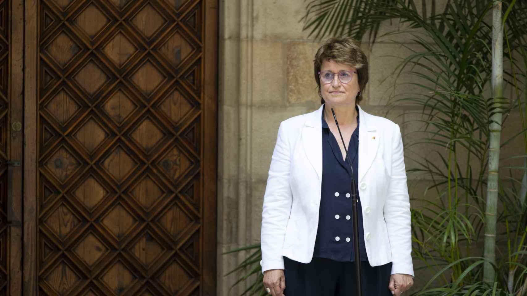 La nueva consellera de Educación, Anna Simó, interviene durante la jura de su nuevo cargo, en el Palau de la Generalitat