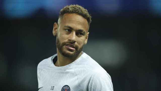 Neymar, decepcionado durante un encuentro con el PSG