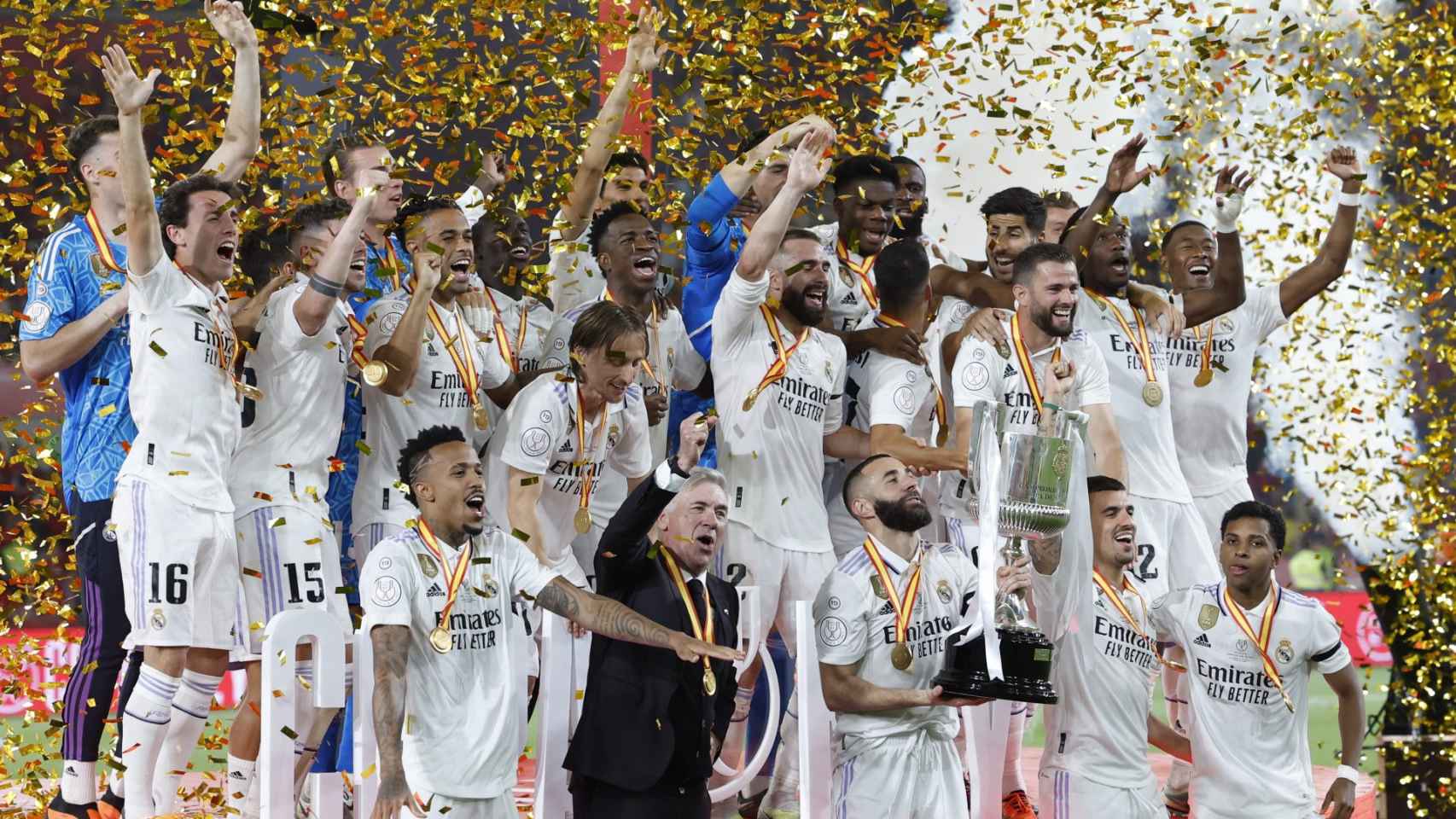 El Real Madrid levanta el título de campeón de la Copa del Rey