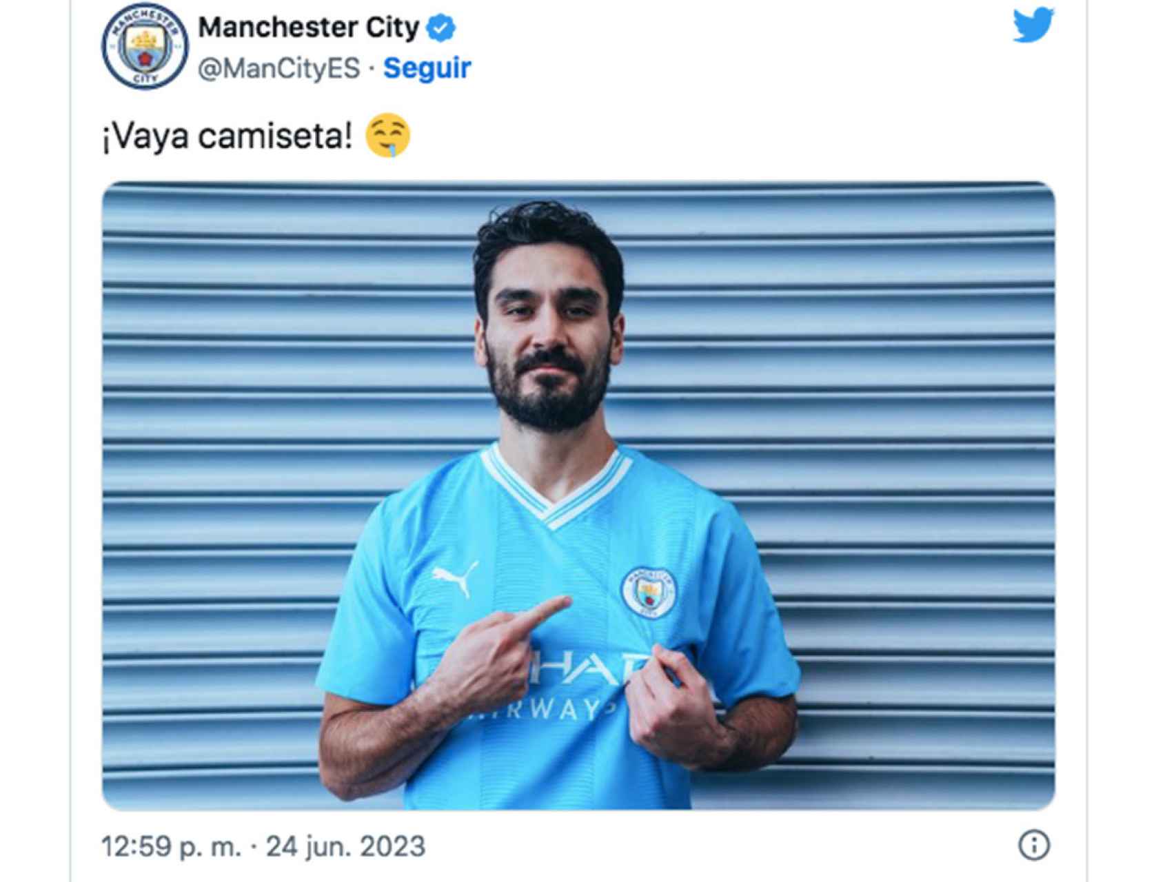 Gundogan, posando con la nueva camiseta del Manchester City / REDES