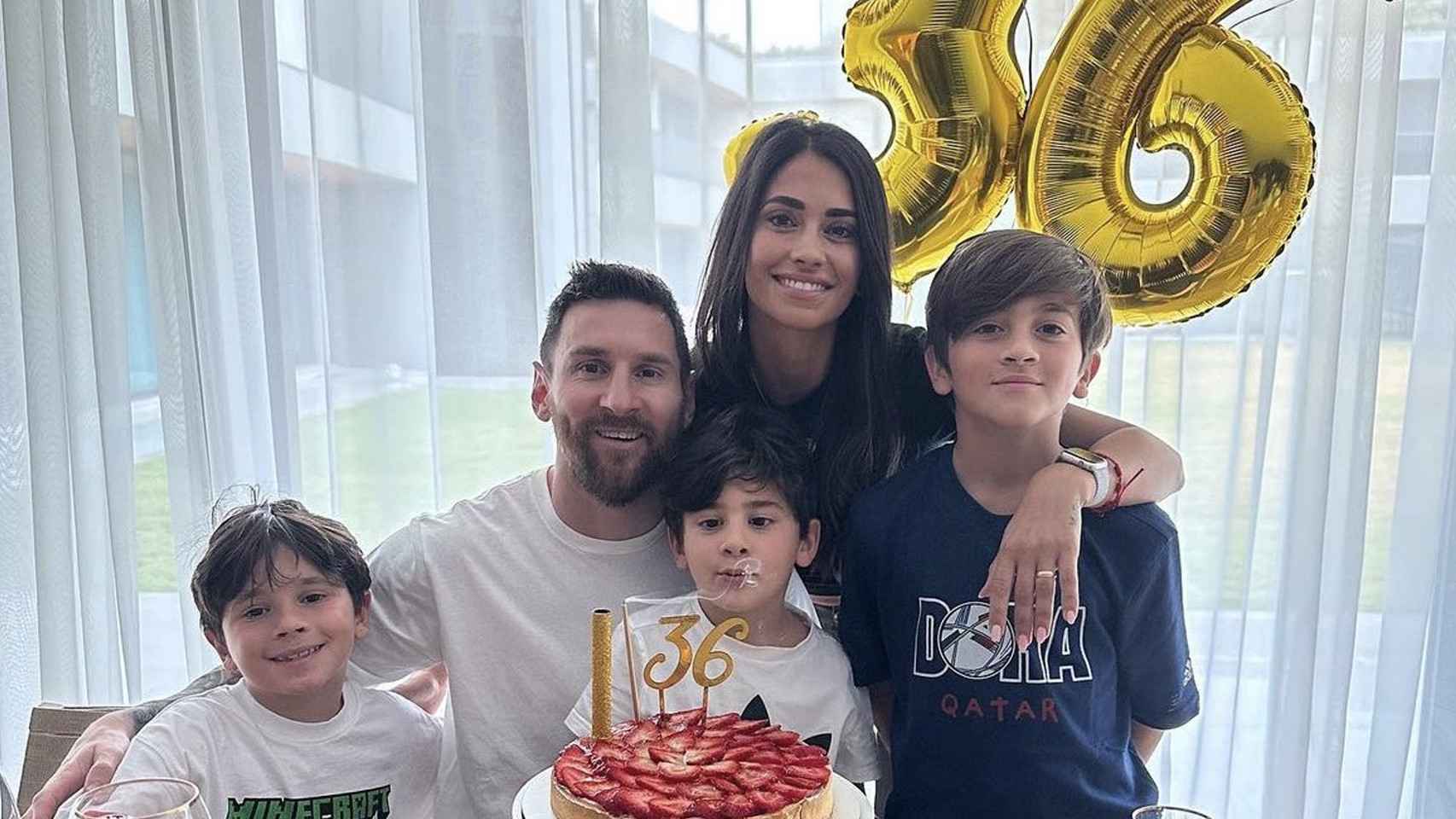 Messi, junto a su familia, celebrando su cumpleaños número 36 / REDES