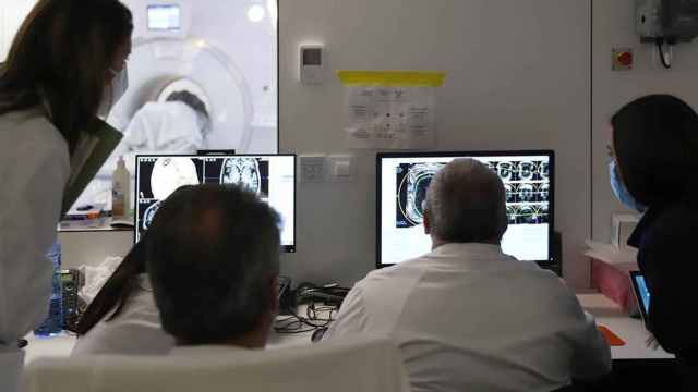 Médicos monitorizan un tratamiento en Can Ruti