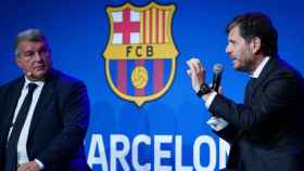 Joan Laporta y Mateu Alemany en una rueda de prensa del Barça