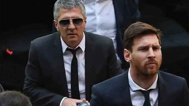 Jorge Messi y Leo Messi, durante un litigio