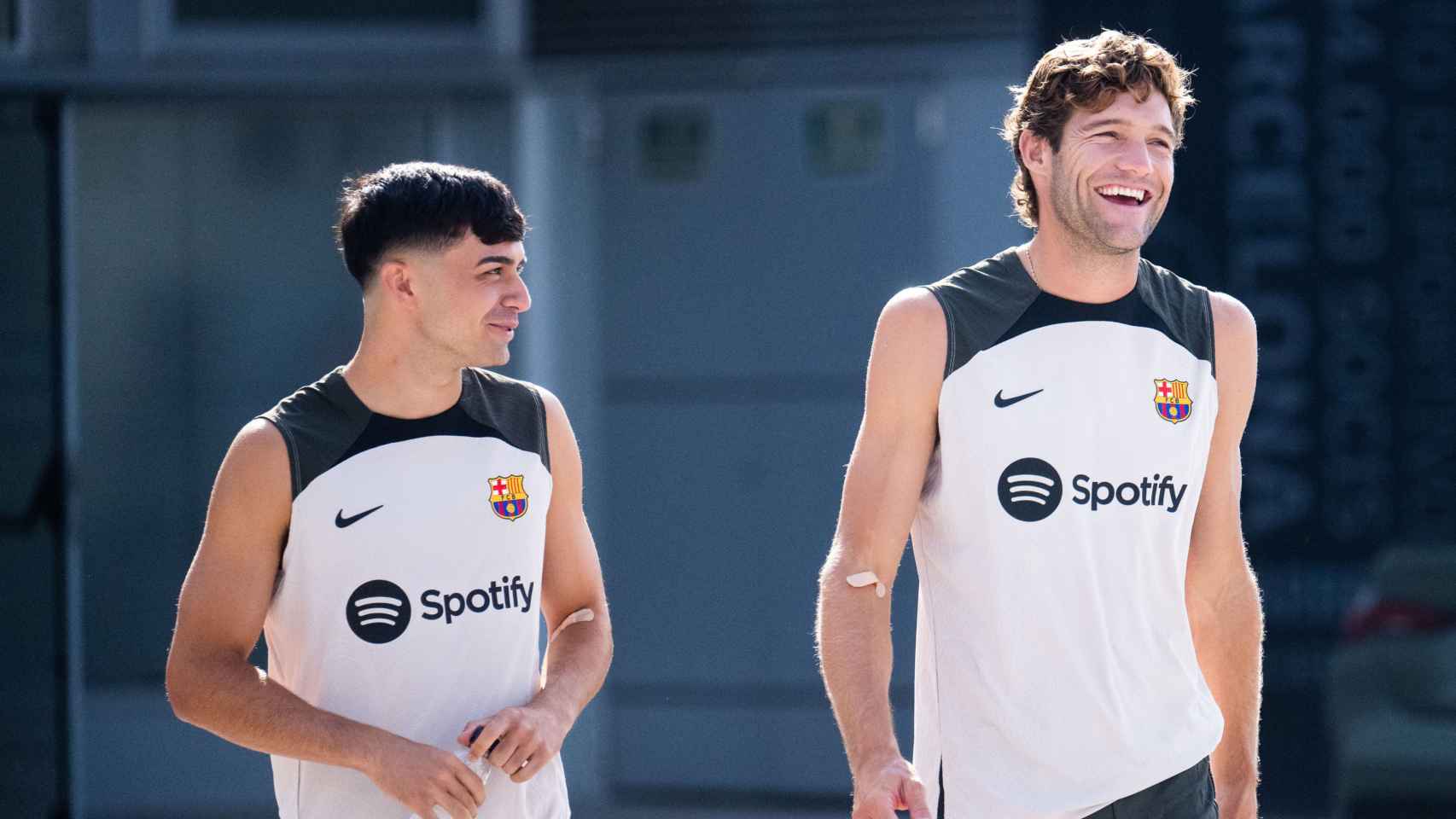 Pedri González y Marcos Alonso, sonrientes antes de acudir al entrenamiento