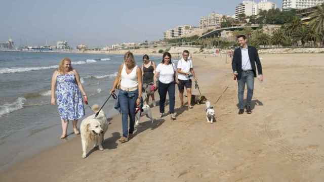 La playa para perros reabre en un espacio cuatro veces mayor en Tarragona