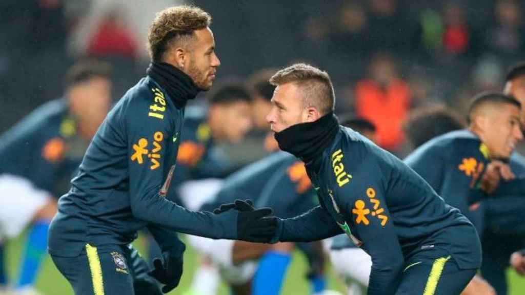 Arthur y Neymar con brasil