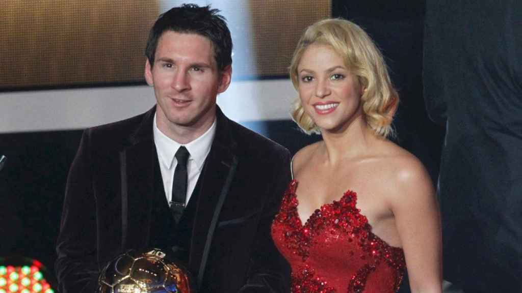 Shakira posa junto a Leo Messi