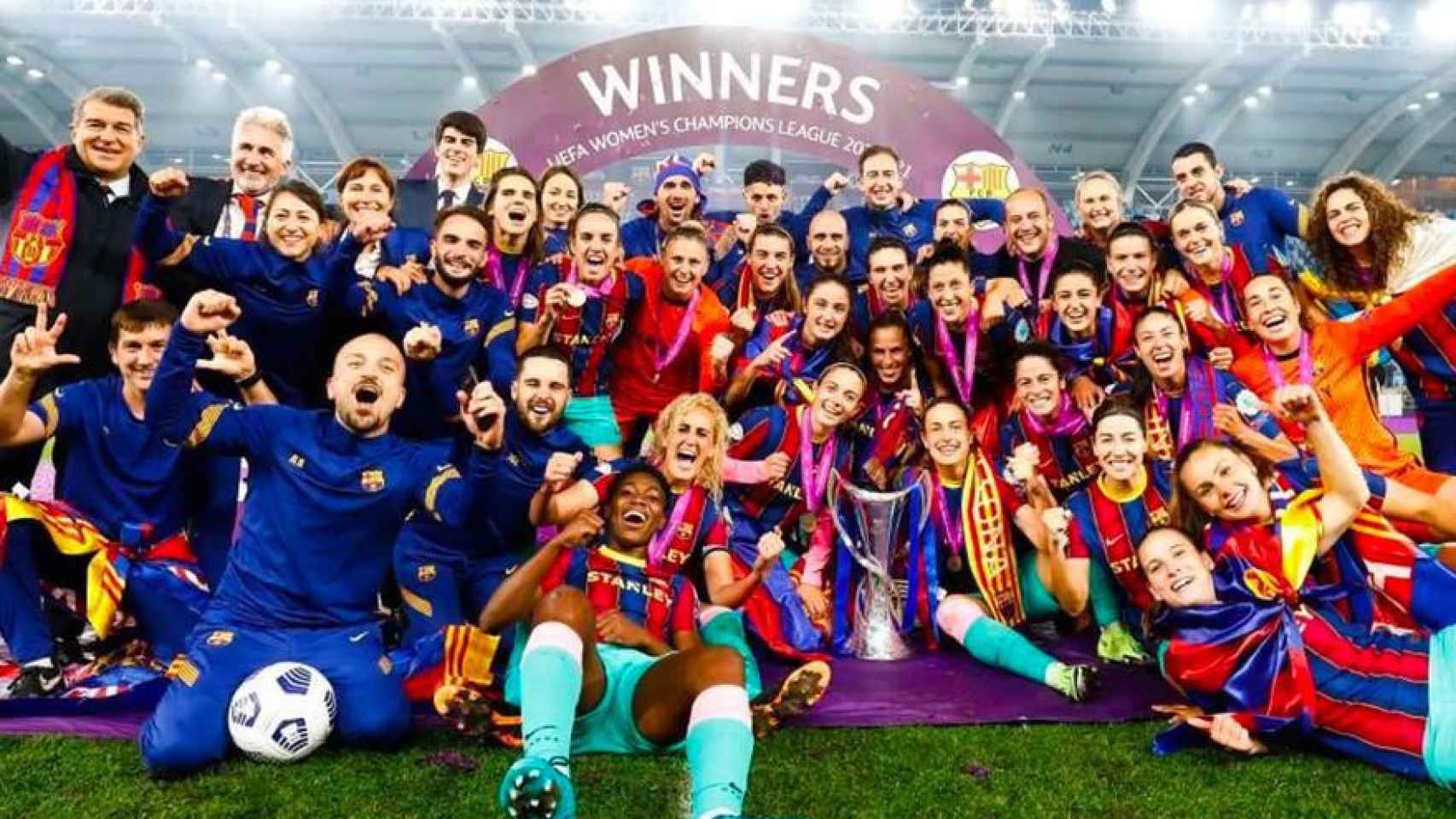 Gonzalo Rodríguez, en el festejo de la primera Champions del Barça Femenino