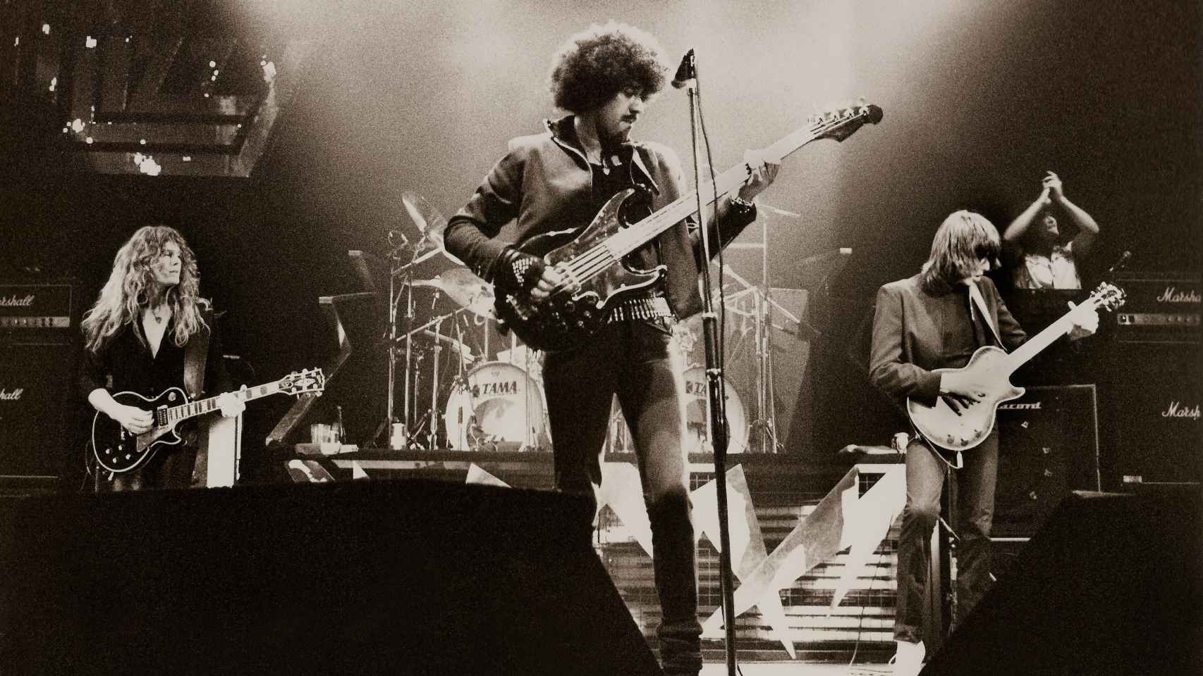 Thin Lizzy tocando en directo en el teatro Apollo de Manchester en 1983