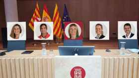 La presidenta de la Diputación de Barcelona, Lluïsa Moret (c) junto a los vicepresidentes Candela López, Marta Farrés, Eugènia Gay y Marc Castells
