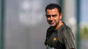 Xavi dirige un entrenamiento de la pretemporada del Barça