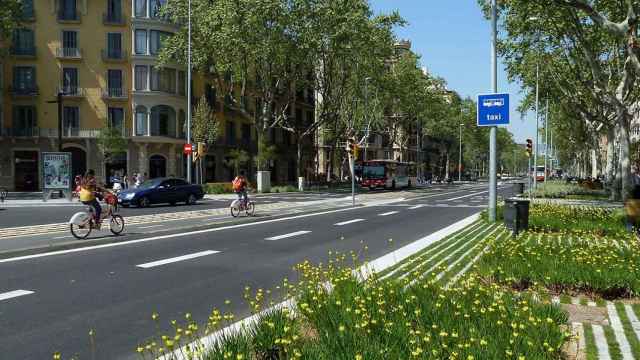Paseo de Sant Joan, considerada la mejor calle para ir de tapas en Barcelona (y una de las mejores de Cataluña)