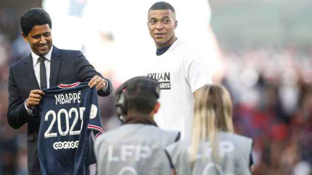 Nasser Al-Khelaifi y Kylian Mbappé, en la renovación del francés con el PSG