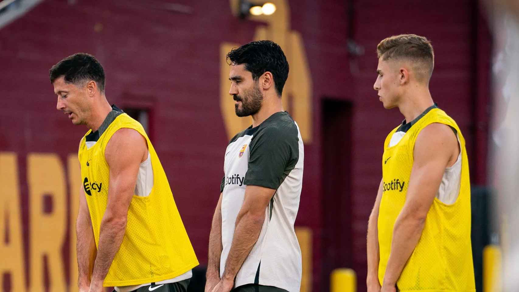 Fermín López, junto a Lewandowski y Gundogan, en un entrenamiento del Barça