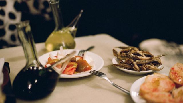 Un porrón con comida.