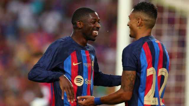 Dembelé y Raphinha, celebrando un tanto del FC Barcelona