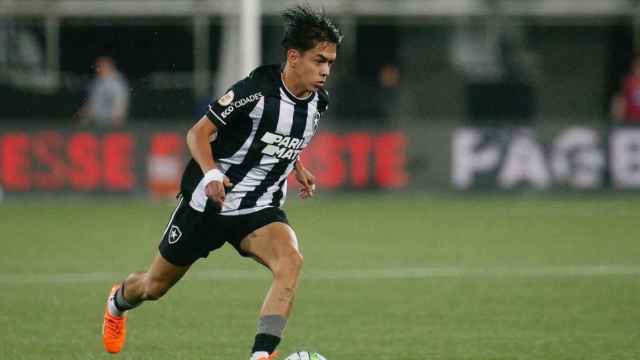 Mati Segovia en un partido con el Botafogo