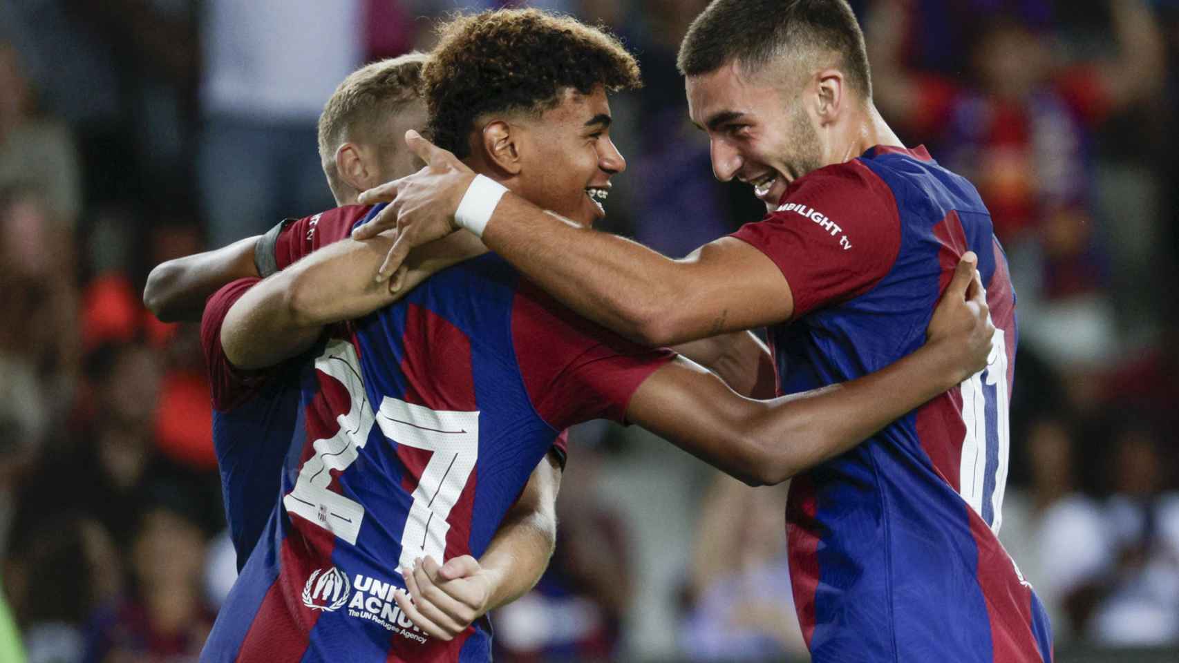 Lamine Yamal celebra un gol del Barça en el Gamper con Ferran Torres y Fermín López