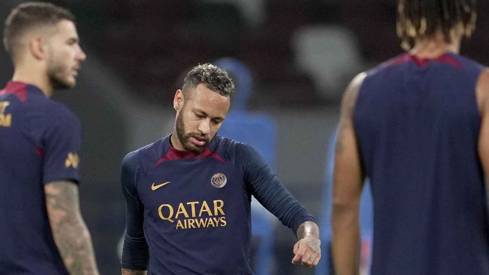 Neymar Jr, durante una sesión de entrenamiento con el Paris Saint-Germain