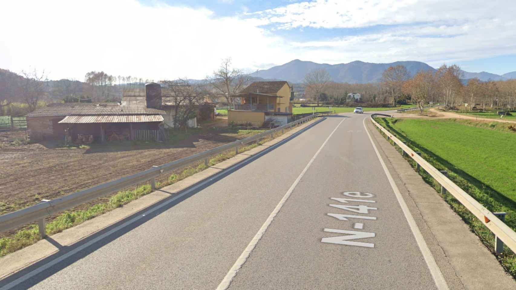 Carretera N-141e a su paso por Bescanó, donde la Policía Nacional ha desmantelado un cultivo con 548 plantas de marihuana