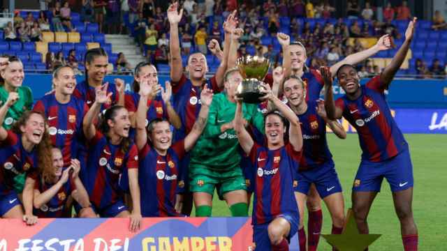 Las jugadoras del Barça femenino celebran la victoria en el Trofeo Gamper