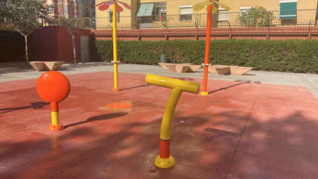 El Ayuntamiento de El Prat, en el punto de mira por usar agua no potable en parques infantiles