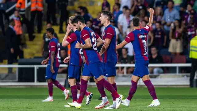 Los jugadores del Barça festeja el triunfo contra el Cádiz
