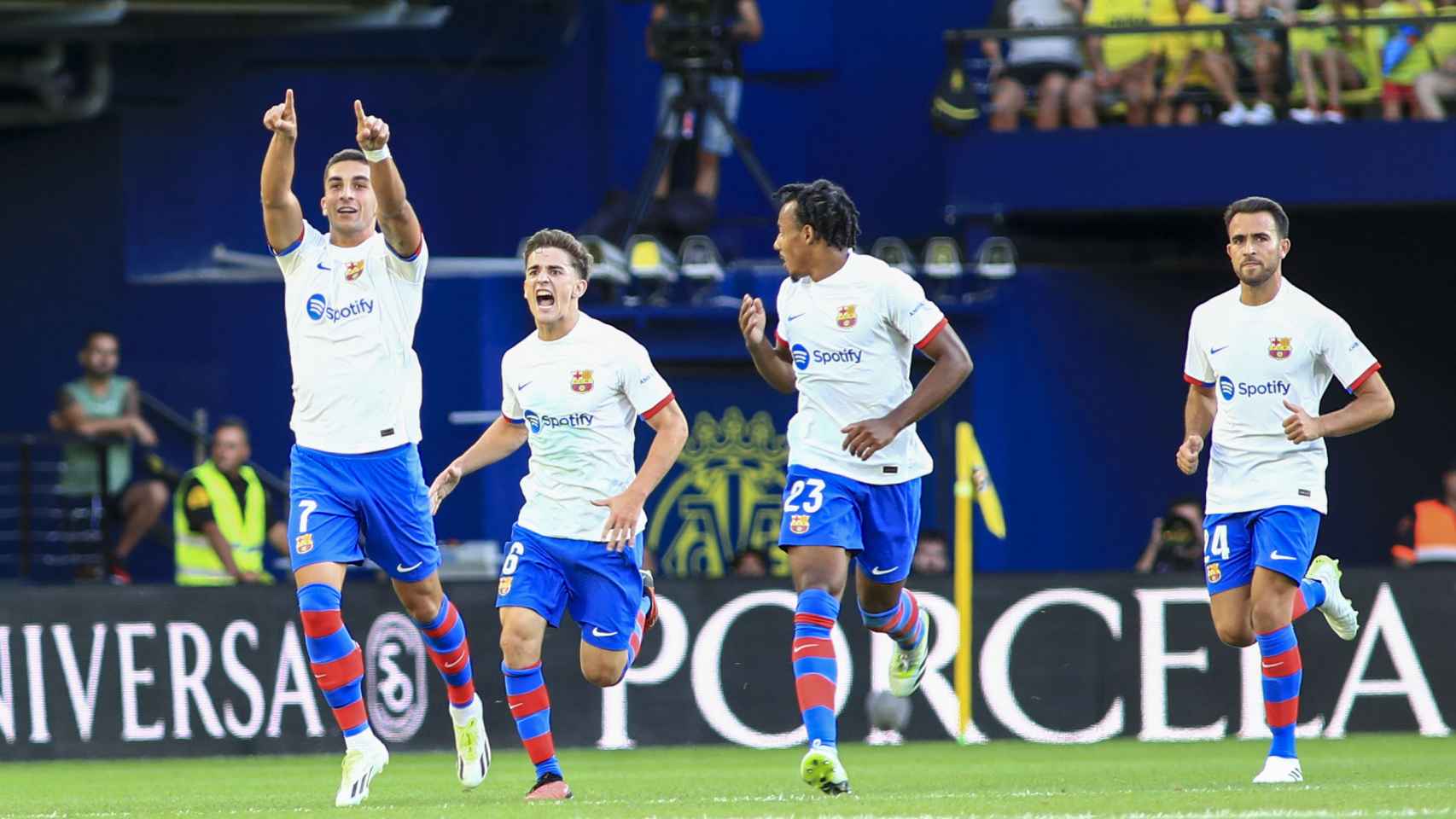 La euforia de Ferran Torres al marcar un gol en el triunfo del Barça en la Cerámica