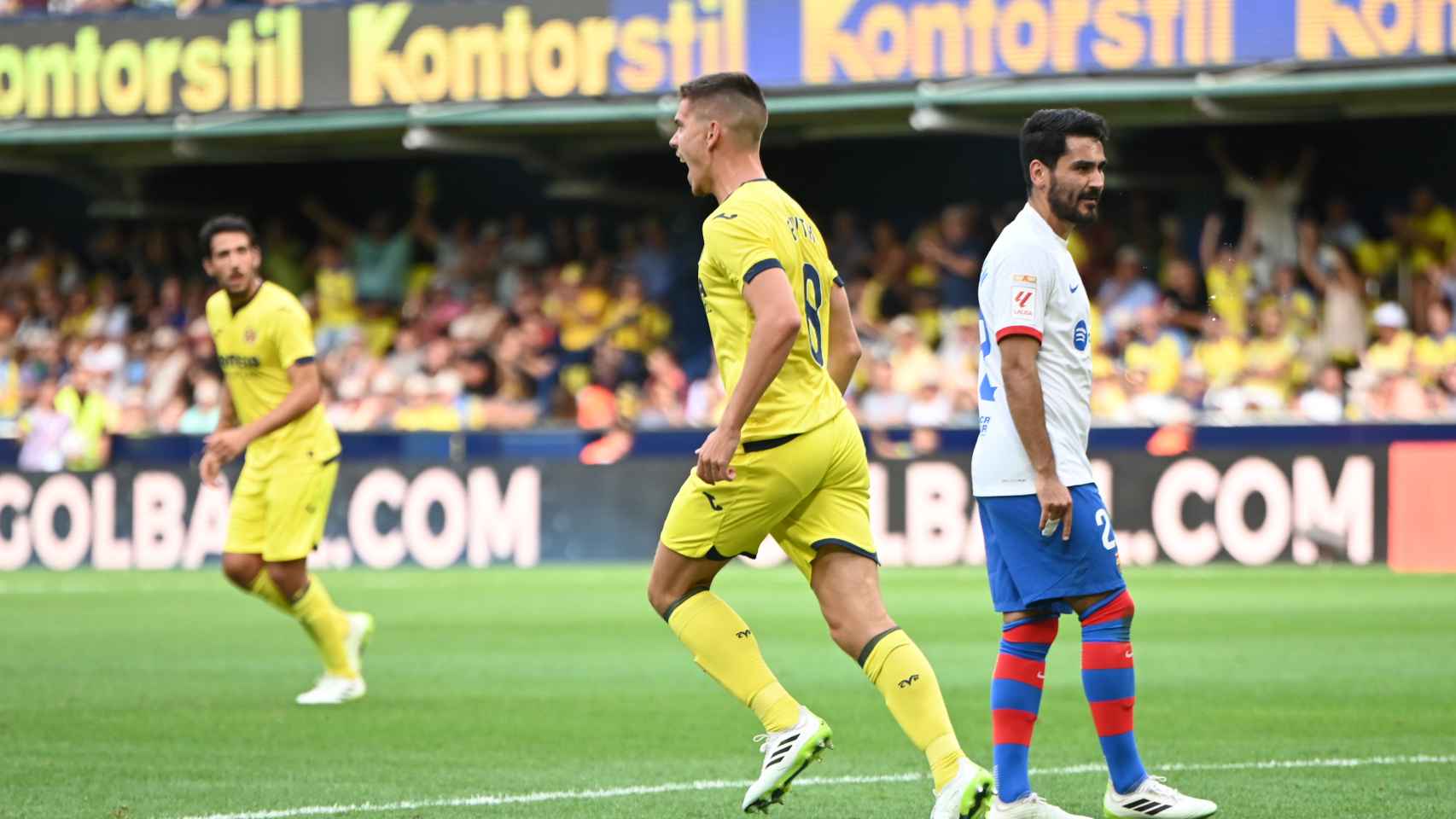 Juan Foyth festeja su gol anotado contra el Barça