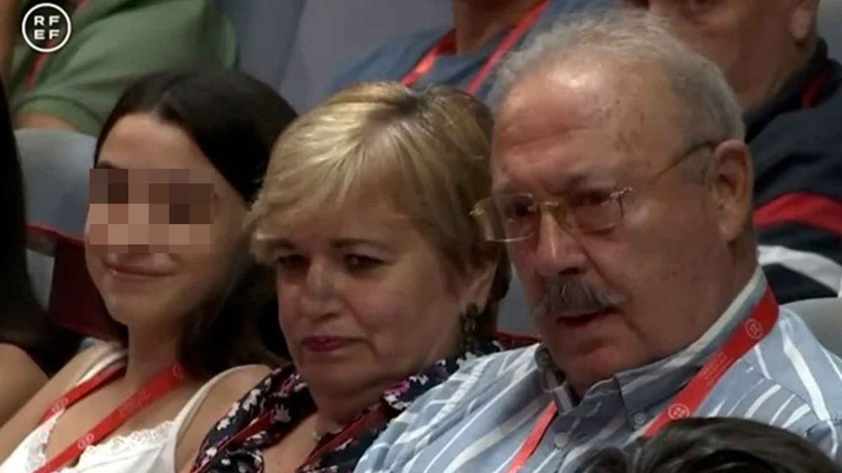 Los padres de Luis Rubiales durante la asamblea extraordinaria de la RFEF