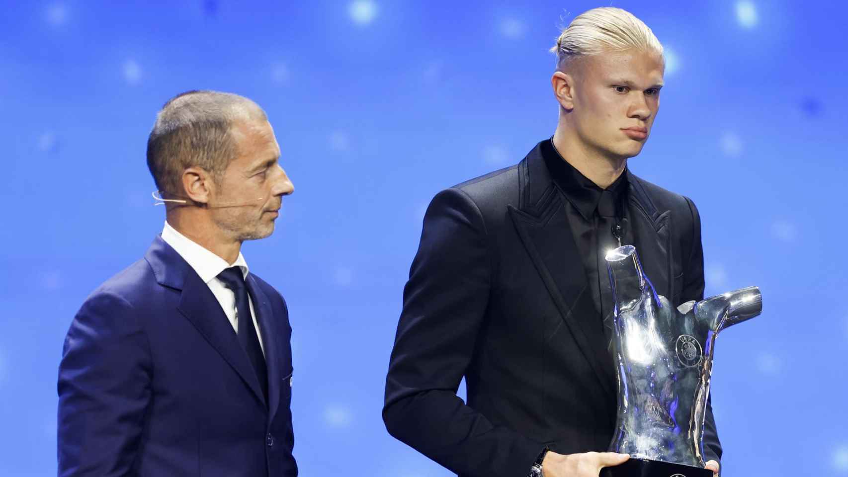 Aleksander Ceferin y Erling Haaland, en la entrega de premios de la UEFA