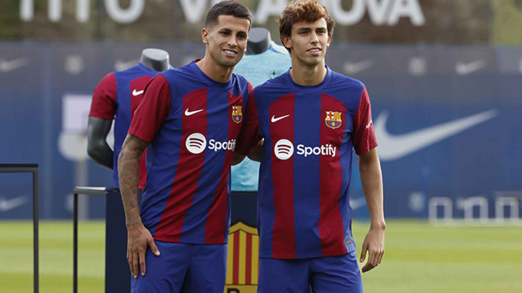 Joao Cancelo y Joao Félix, en su presentación como nuevos jugadores del Barça